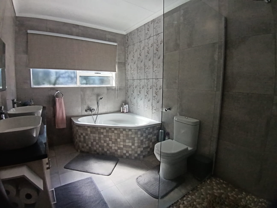 To Let 3 Bedroom Property for Rent in Cola Beach Western Cape